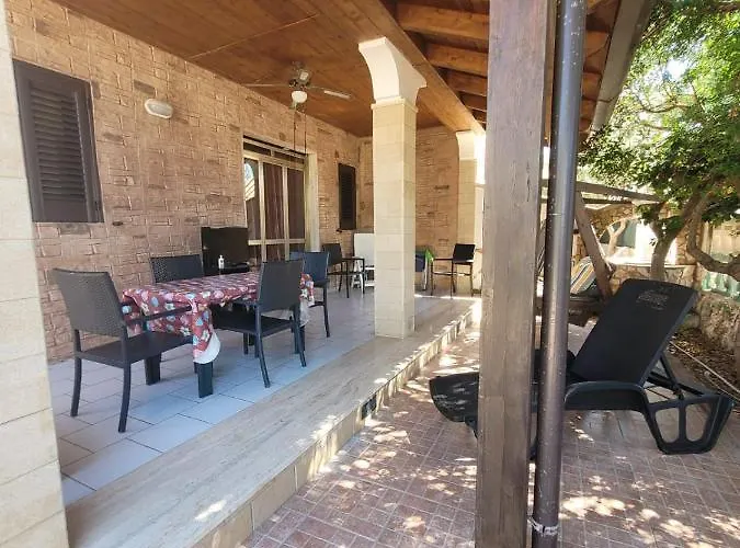Villa A Pochi Passi Dal Mare In Zona Punta Prosciutto Datti Foto