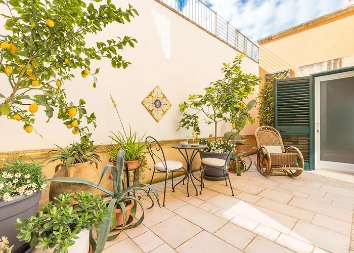 Dimora Le Tre Muse Guesthouse Lecce photo