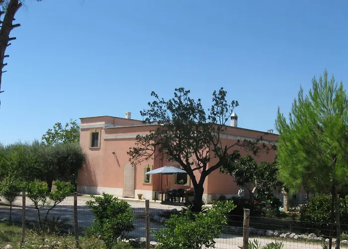 صورة Campi Salentina Villa Rita Bed & Breakfast